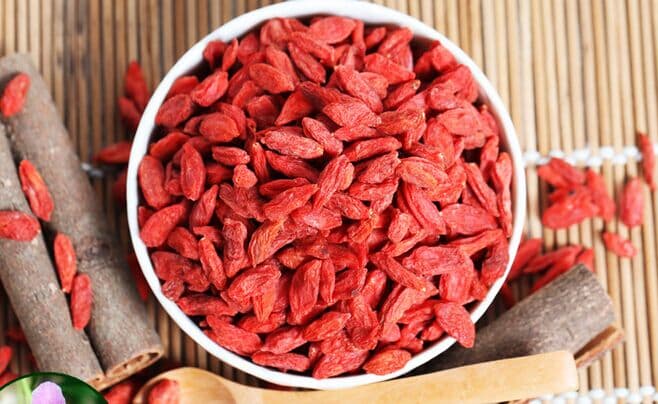 red dried goji berry